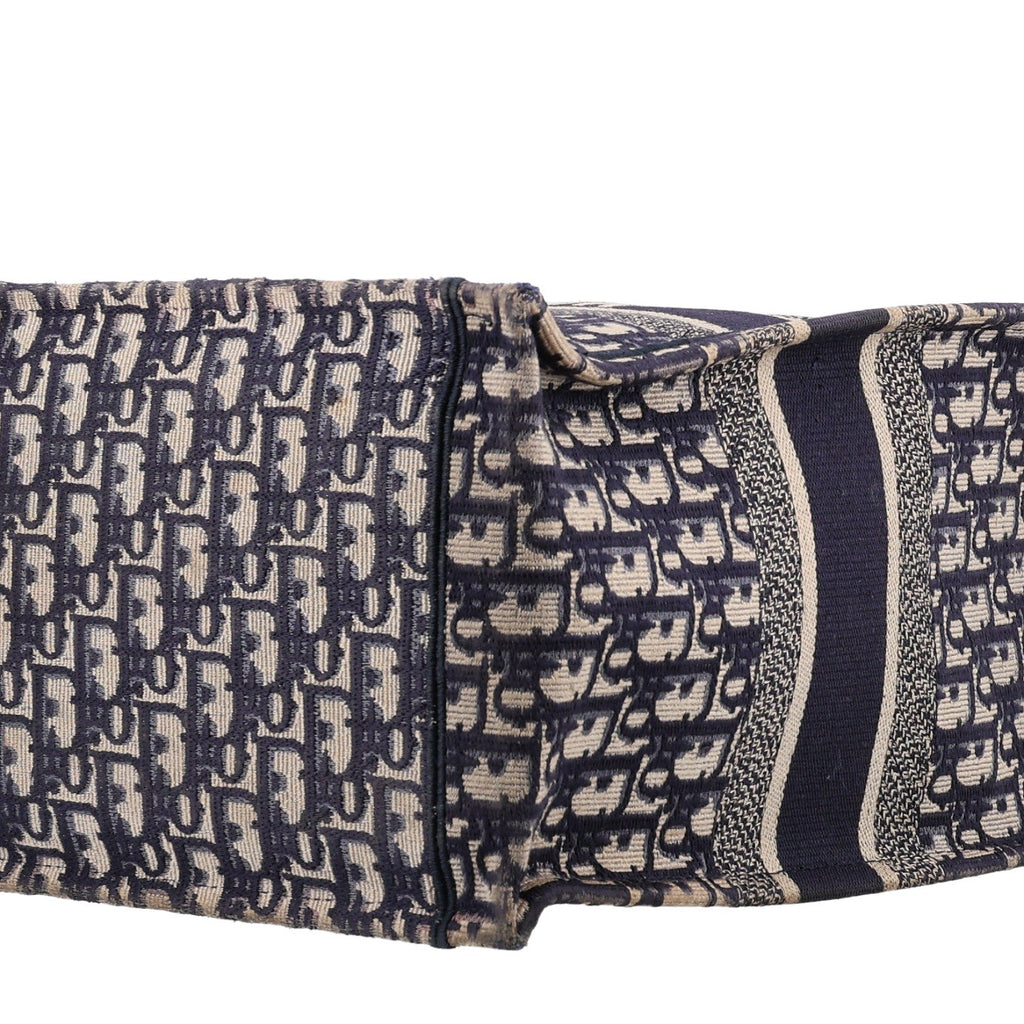 Oblique Medium Book Tote Blue Multicolor £¨ Direct shipment via from wholesalehk.shop