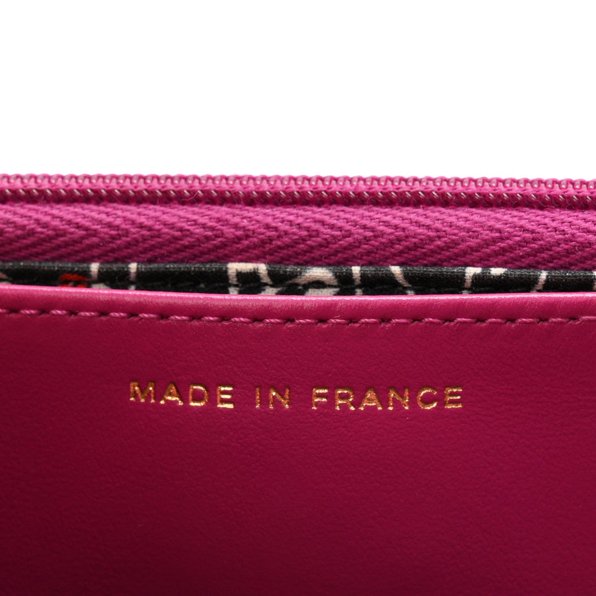 Caviar Quilted Chain Embossed CC Wallet On Chain WOC Fuchsia wholesalehk.shop