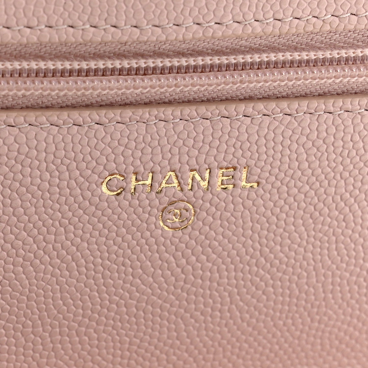 Caviar Quilted Crystal Enamel CC Wallet On Chain WOC Light Pink wholesalehk.shop