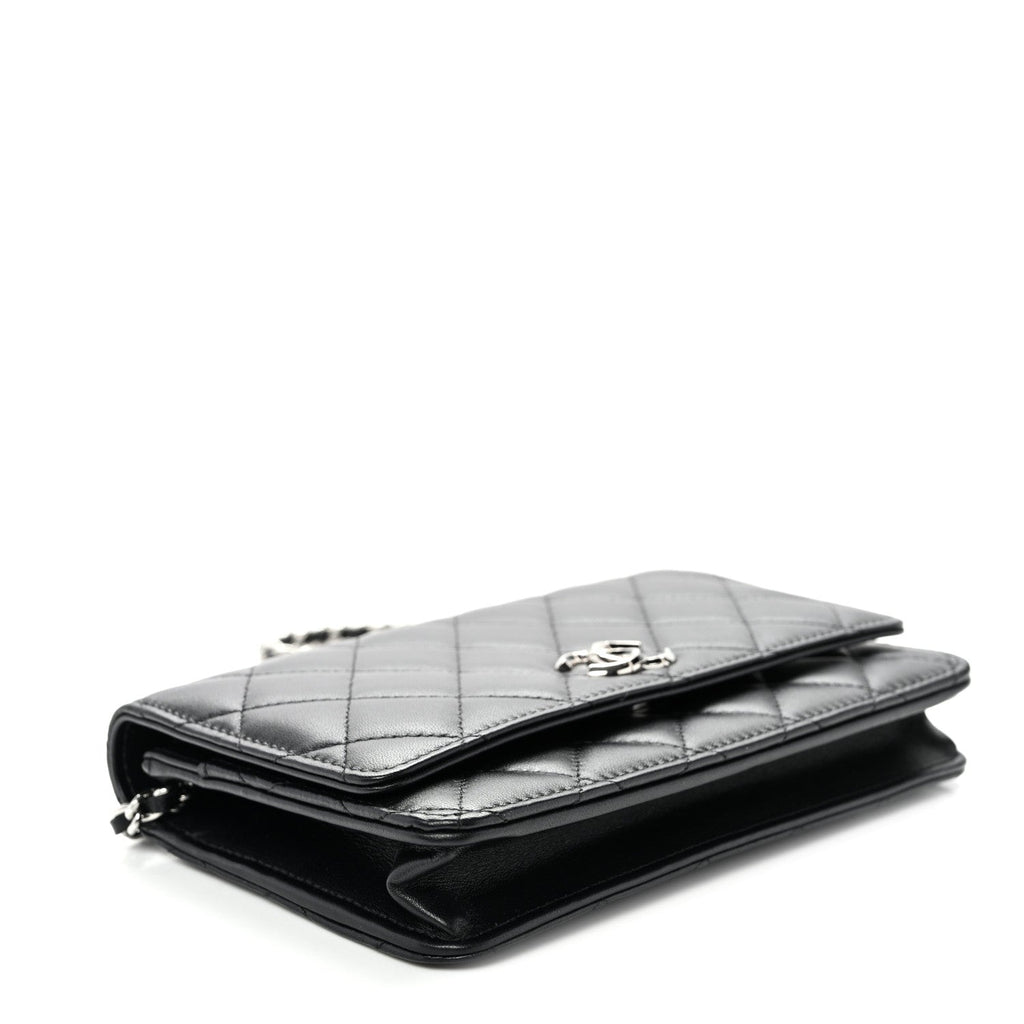 Lambskin Quilted Enamel CC Wallet on Chain WOC Black wholesalehk.shop