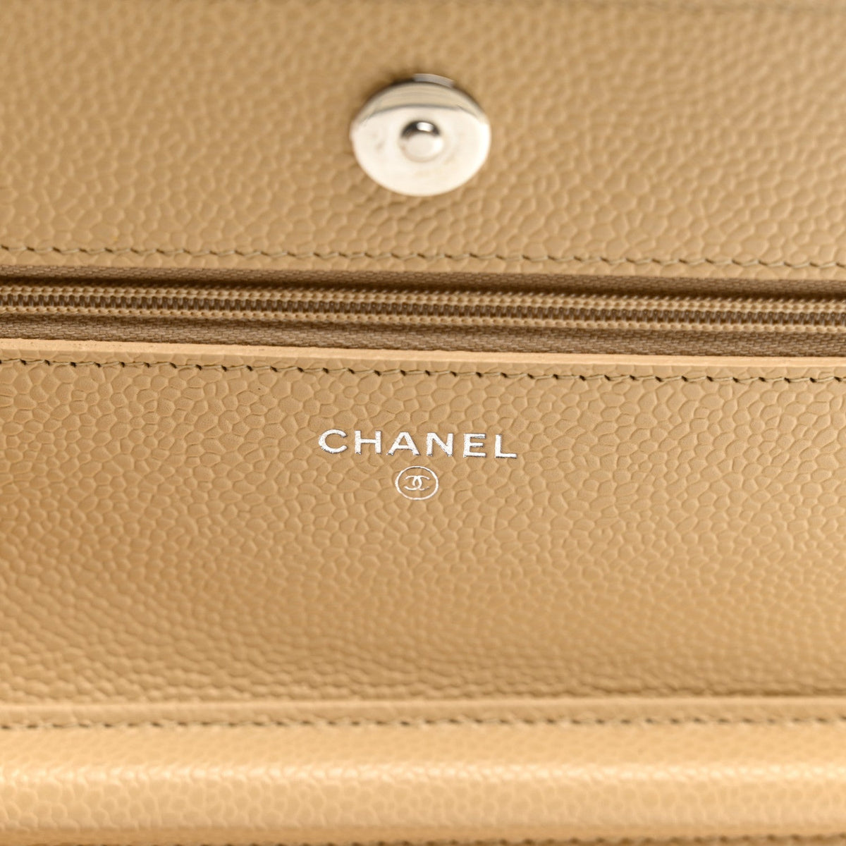 Caviar Quilted Wallet on Chain WOC Beige wholesalehk.shop