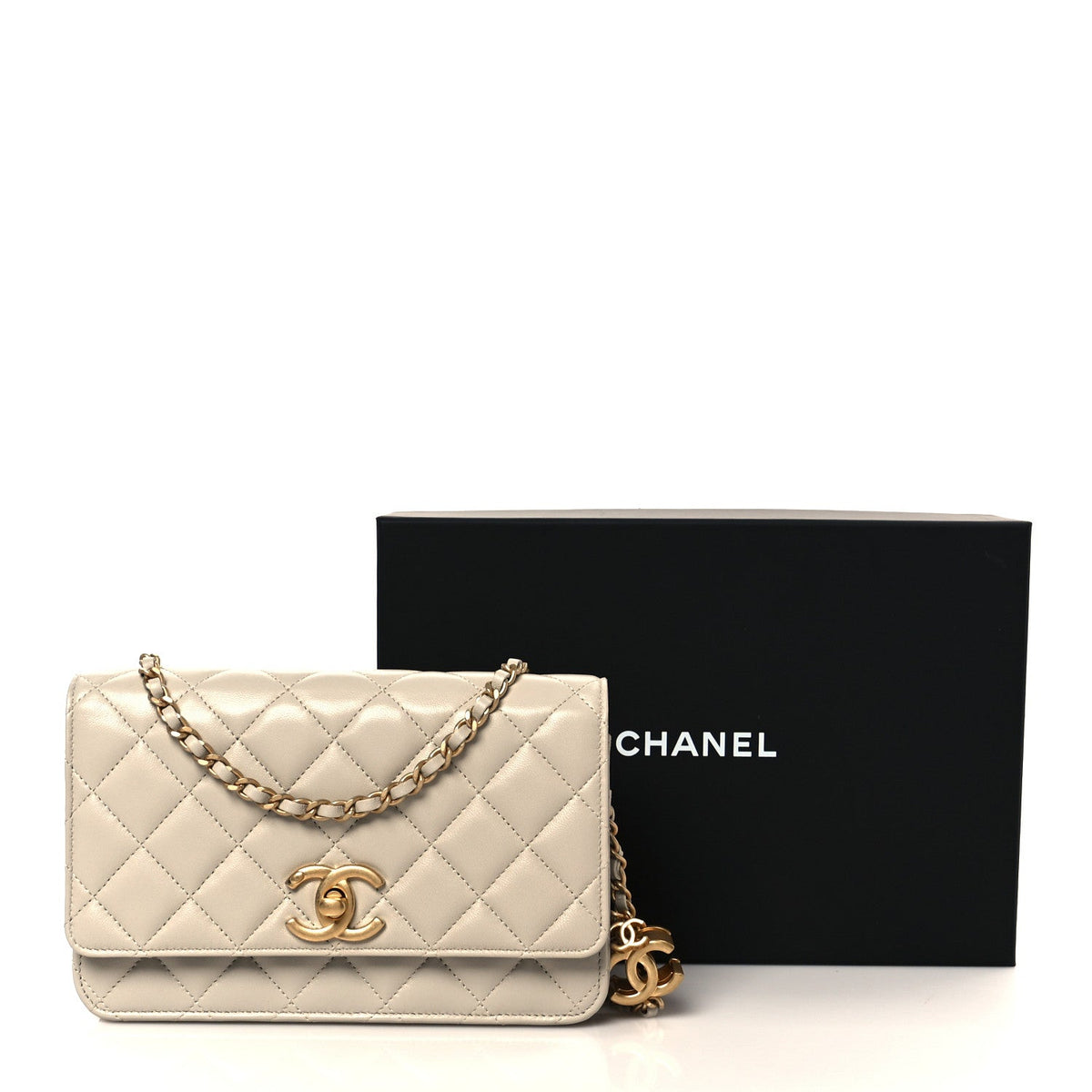 Lambskin Quilted CC Wallet on Chain WOC Light Beige wholesalehk.shop