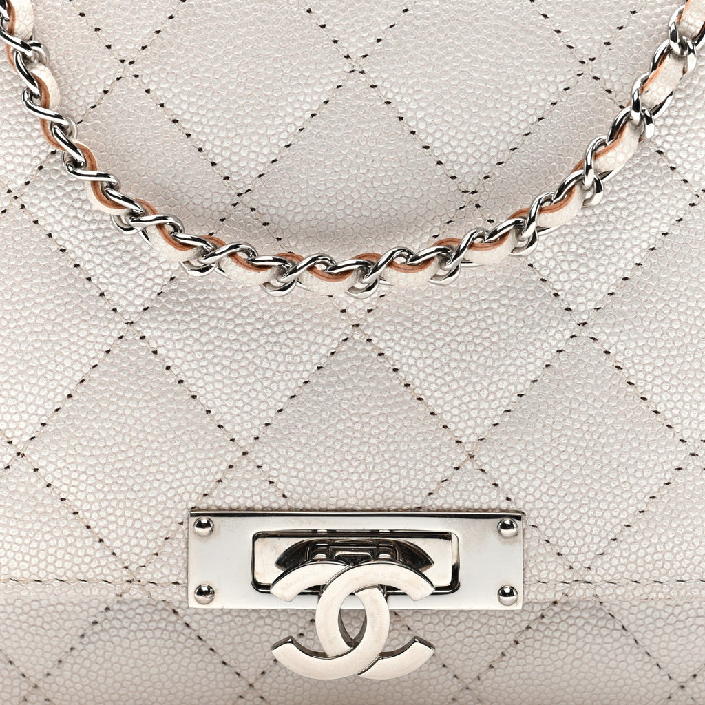 Iridescent Caviar Quilted Golden Class Wallet On Chain WOC White wholesalehk.shop