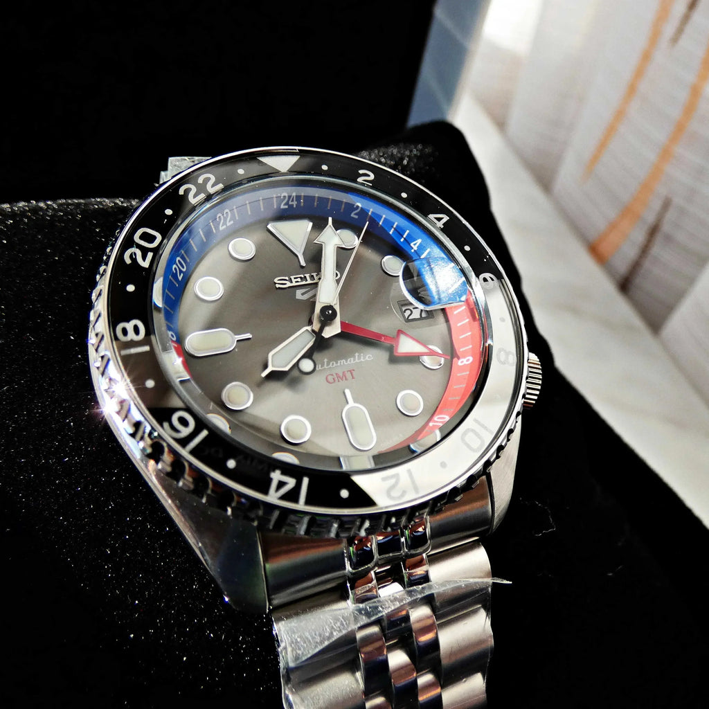 Seiko 5 Sports Special Edition Automatic Grey Dial Silver Steel Strap Watch For Men - SSK019K1 wholesalehk.shop