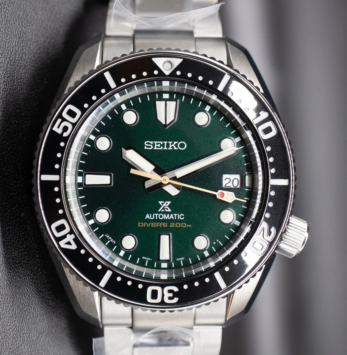 Seiko Prospex 140th Anniversary Limited Edition Automatic Scuba Divers Green Dial Silver Steel Strap Watch for Men - SPB207J1 wholesalehk.shop