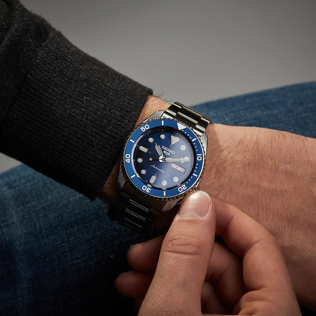 Seiko 5 Sports Automatic Analog Blue Dial Silver Steel Strap Watch For Men - SRPD51K1 wholesalehk.shop