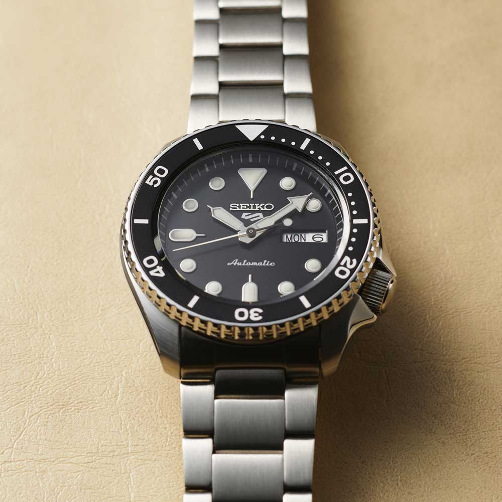 Seiko 5 Sports Automatic Day Date Black Dial Silver Steel Strap Watch for Men - SRPD55K1 wholesalehk.shop