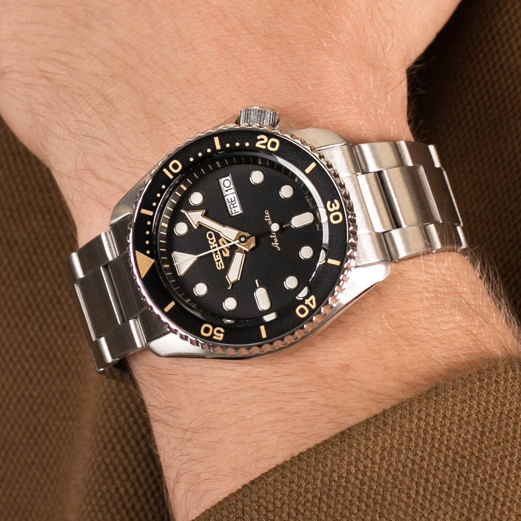 Seiko 5 Sports Automatic Black Dial Silver Steel Strap Watch For Men - SRPD57K1 wholesalehk.shop