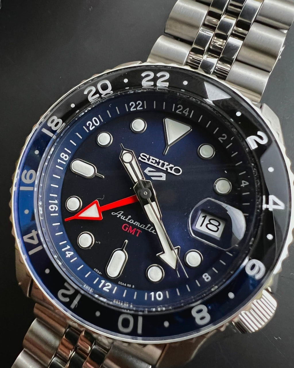 Seiko 5 Sports Special Edition Automatic Grey Dial Silver Steel Strap Watch For Men - SSK019K1 wholesalehk.shop