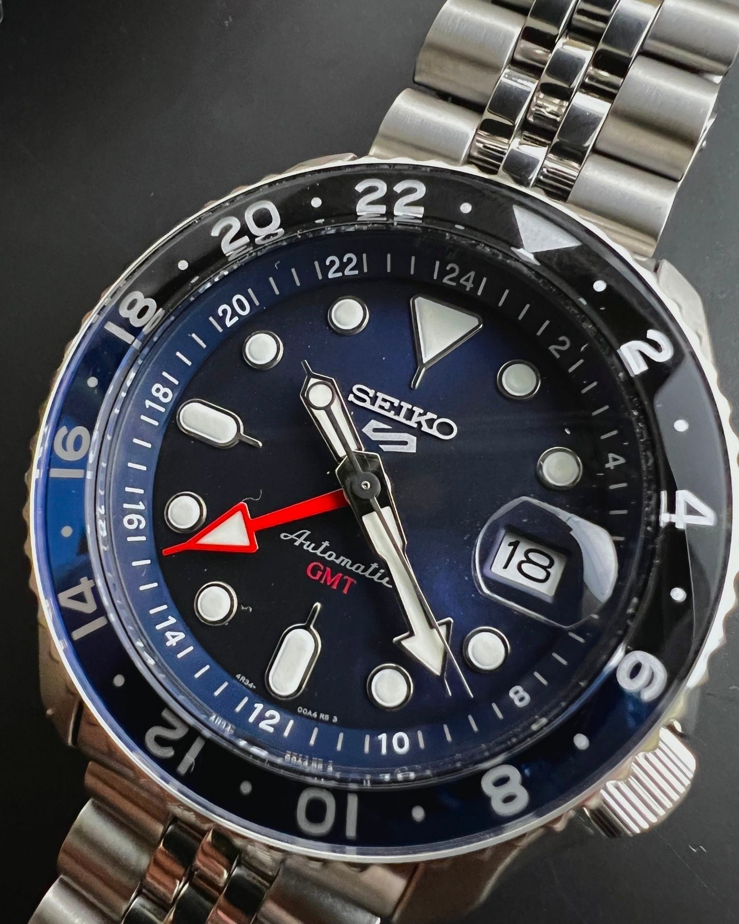 Seiko 5 Sports Special Edition Automatic Grey Dial Silver Steel Strap Watch For Men - SSK019K1 wholesalehk.shop