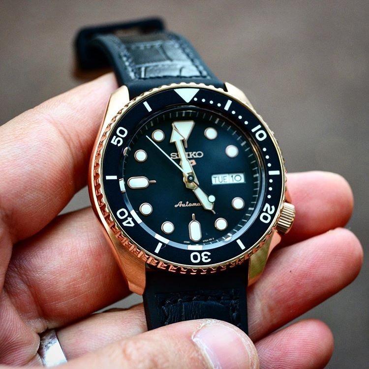 Seiko 5 Sport SKX Automatic Black Dial Black Silicone Strap Watch For Men - SRPD76K1 wholesalehk.shop