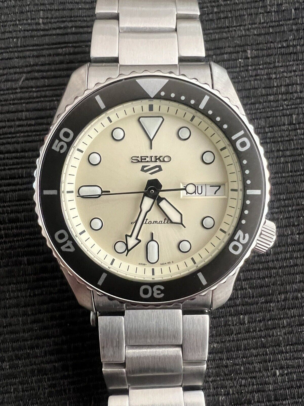 Seiko 5 Sports SKX Automatic Cream Dial Silver Steel Strap Watch For Men - SRPK31K1 wholesalehk.shop