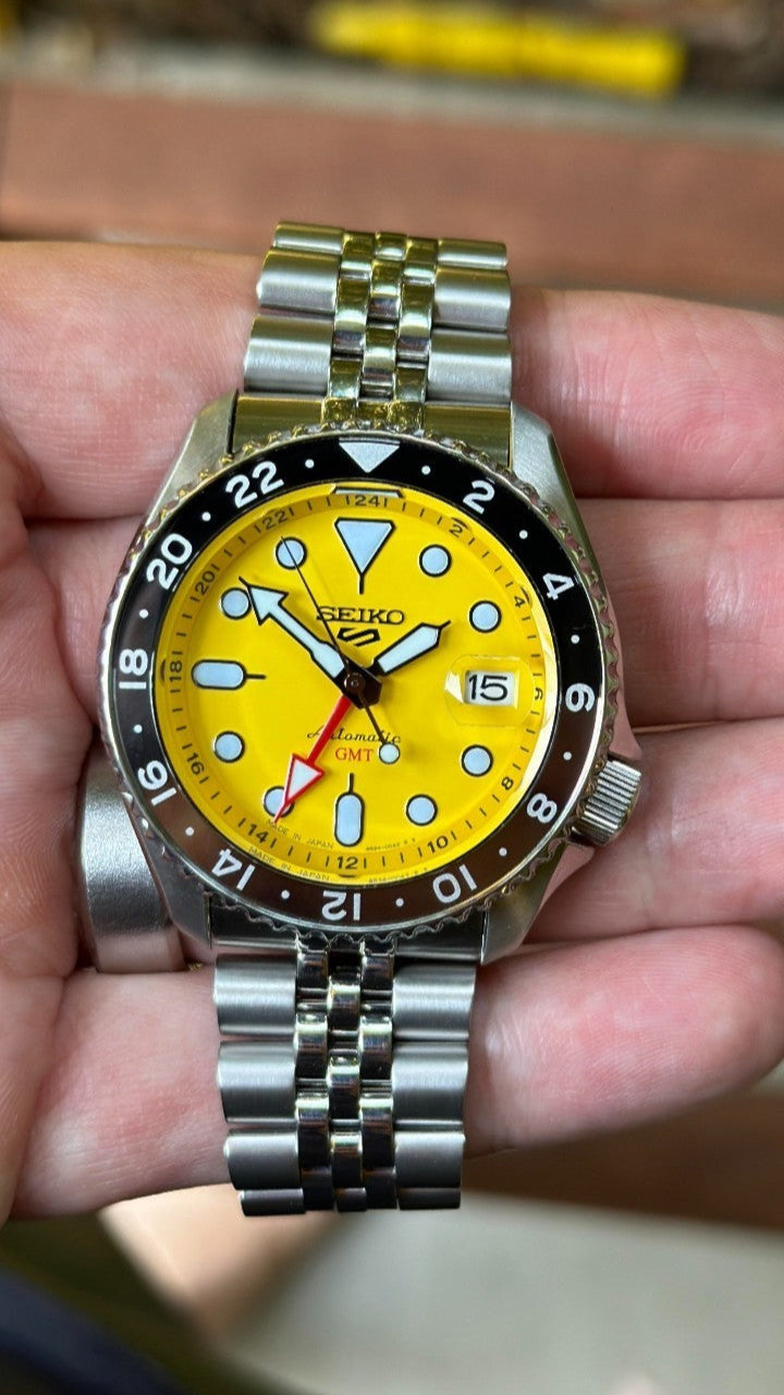 Seiko 5 Sport SKX GMT US Special Creation Automatic Yellow Dial Silver Steel Strap Watch for Men - SSK017K1 wholesalehk.shop