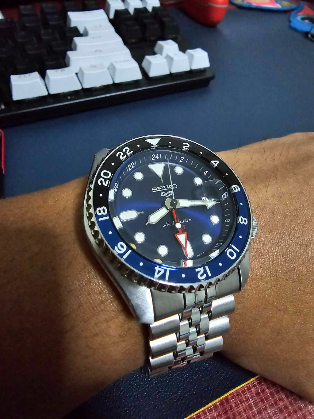 Seiko 5 Sports GMT SKX Automatic Blueberry Dial Silver Steel Strap Watch For Men - SSK003K1 wholesalehk.shop