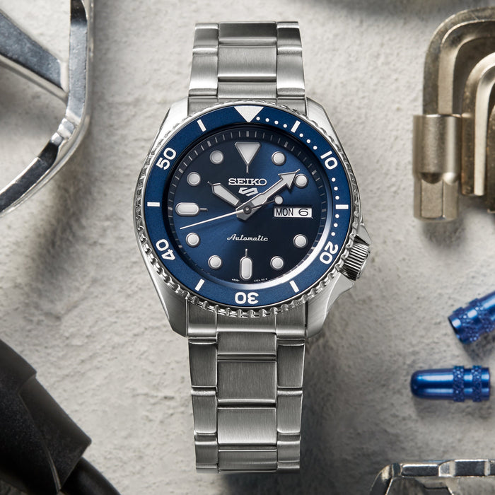 Seiko 5 Sports Automatic Analog Blue Dial Silver Steel Strap Watch For Men - SRPD51K1 wholesalehk.shop