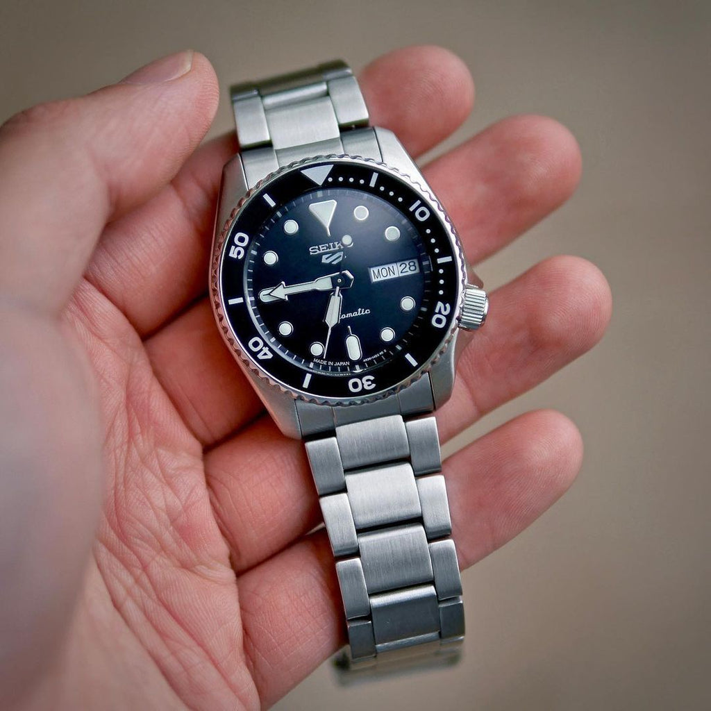 Seiko 5 Sports SKX Automatic Black Dial Silver Steel Strap Watch For Men - SRPK29K1 wholesalehk.shop
